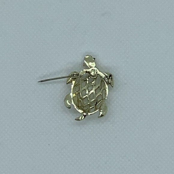 Signed Gerry’s Sea Turtle Brooch - Picture 3 of 3